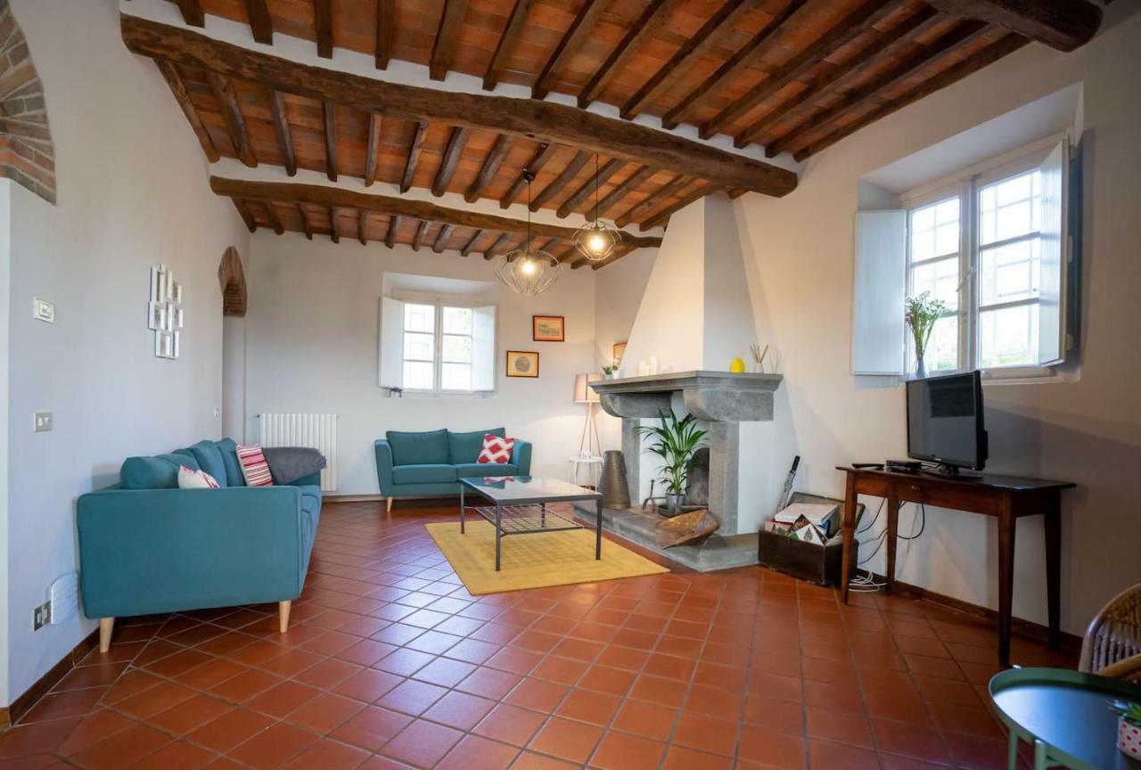 Ampio Appartamento Completamente Rinnovato Con Vista E Piscina Lucca Exterior foto
